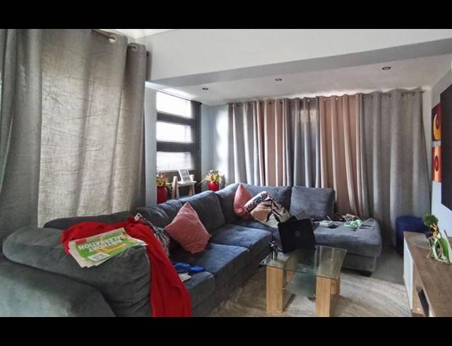 3 BEDROOM HOUSE FOR SALE IN RIVERSIDE VIEW EXT 35